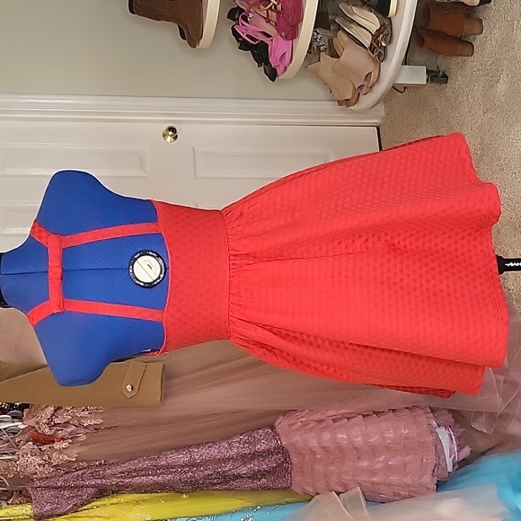 Cute dress can be wear day or night - Picture 3 of 7